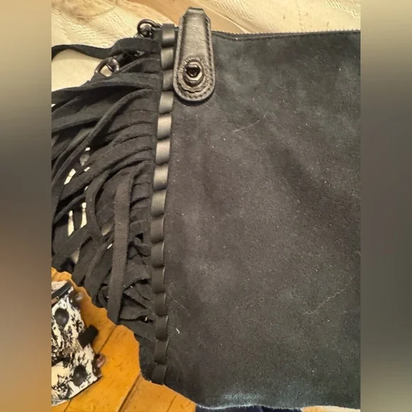 NWT Coach Turnlock Suede Wristlet 30 with Fringe - Picture 3 of 7